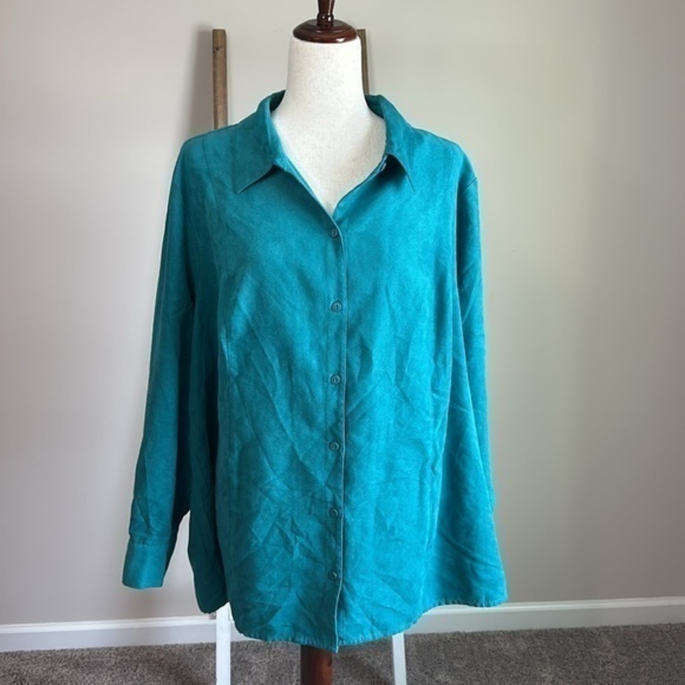 Catherines Long Sleeve Button Down Suede Like Shirt Size 1X (18/20W) in GUC